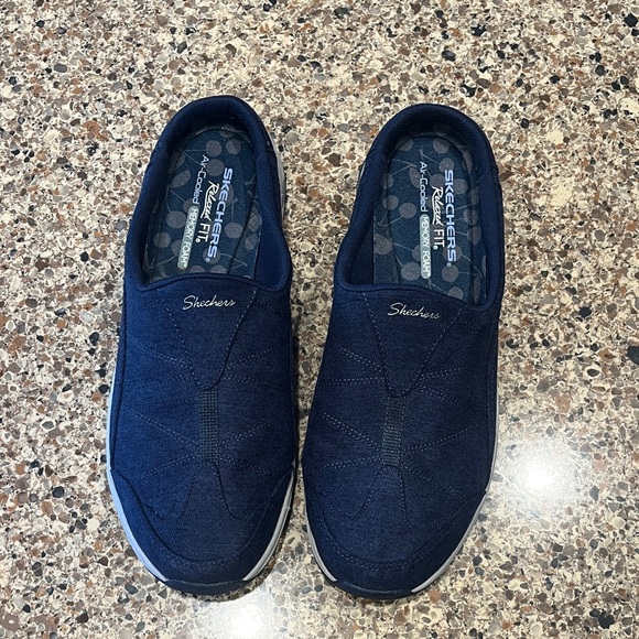 Skechers women’s size 10  Dark Blue Slip-On Loafers memory foam - Picture 1 of 7